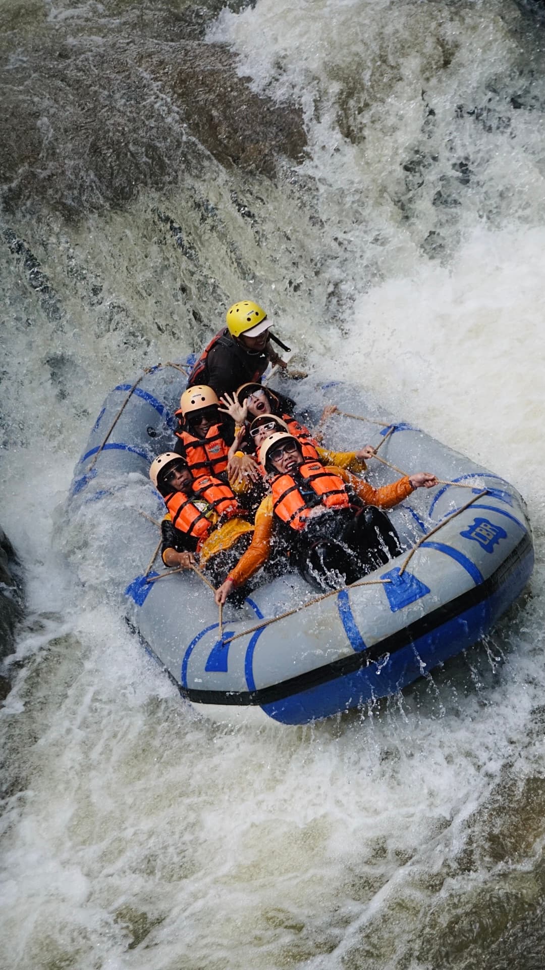 https://apiv2.easyticket.id/storage/destination/7ed2bfa0-12d6-474c-b29f-188b7658303c.JPG
